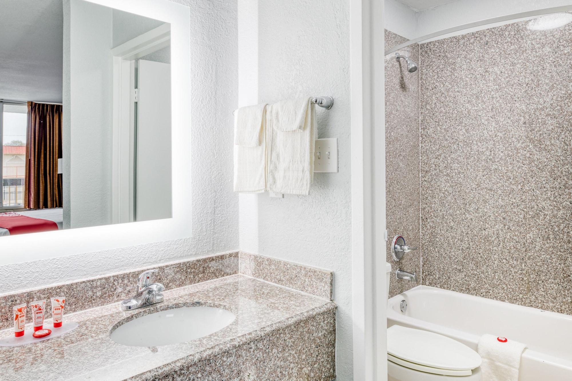 Hotel Elev8 Conroe Luaran gambar