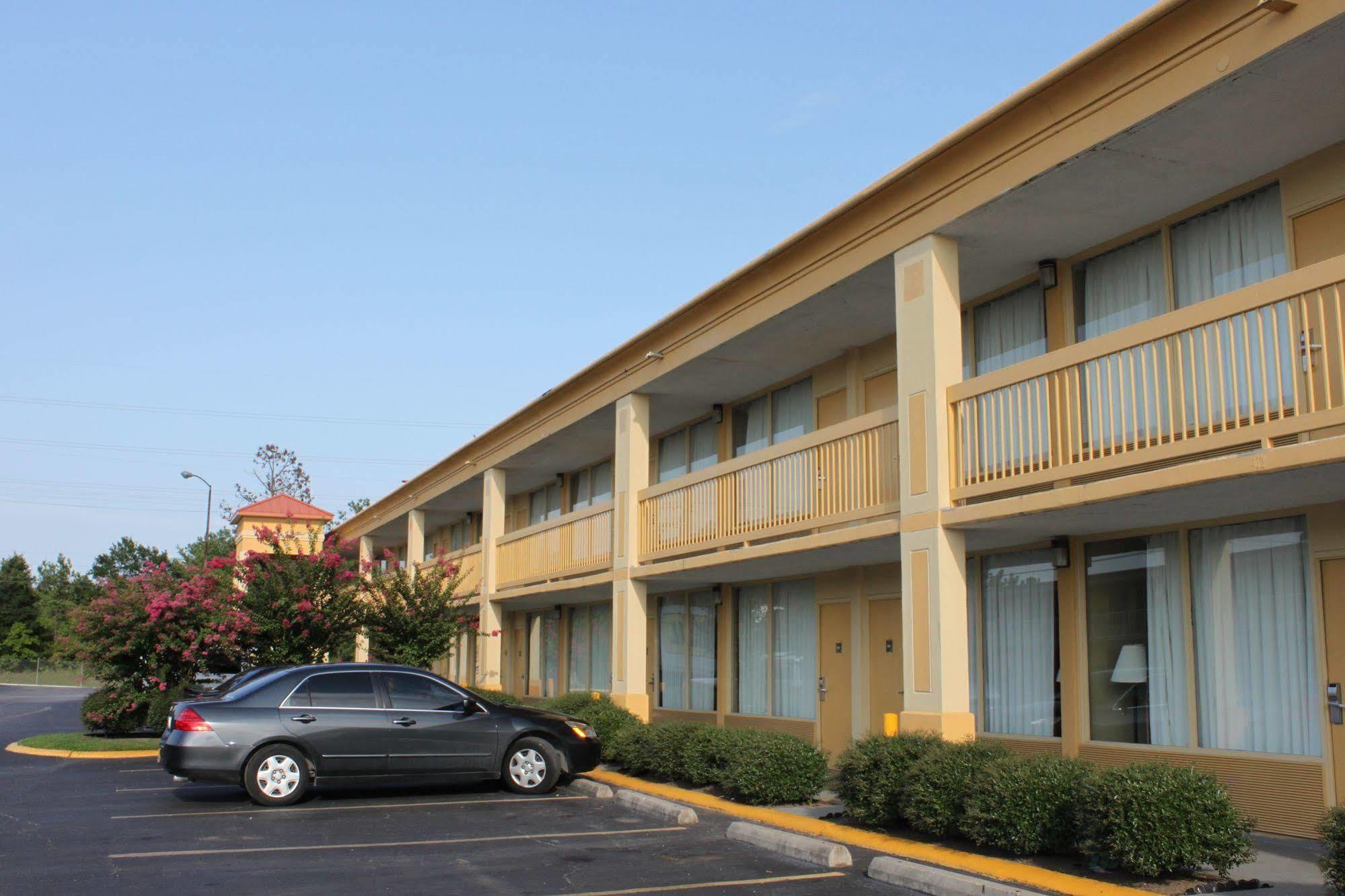 Hotel Elev8 Conroe Luaran gambar