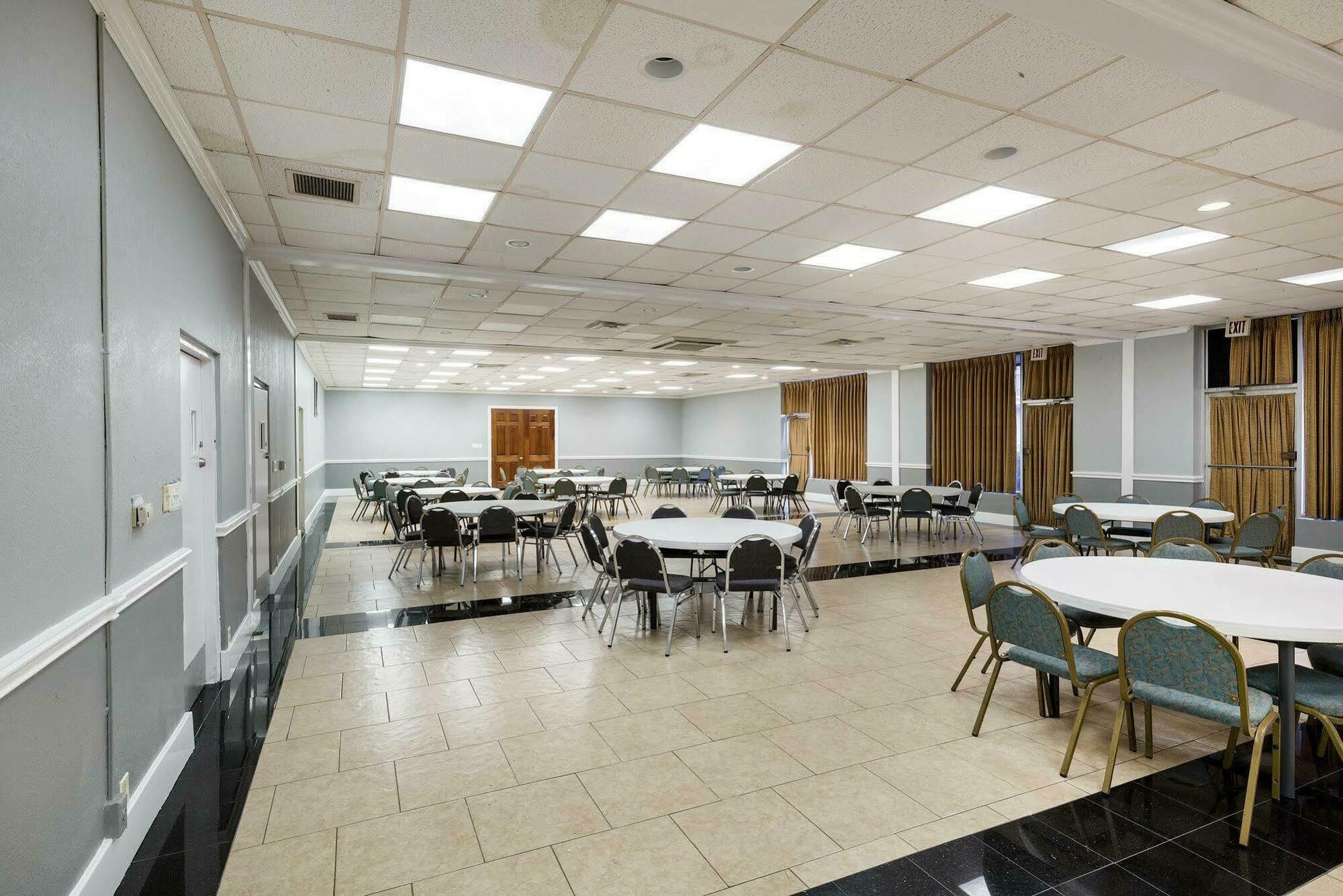 Hotel Elev8 Conroe Luaran gambar